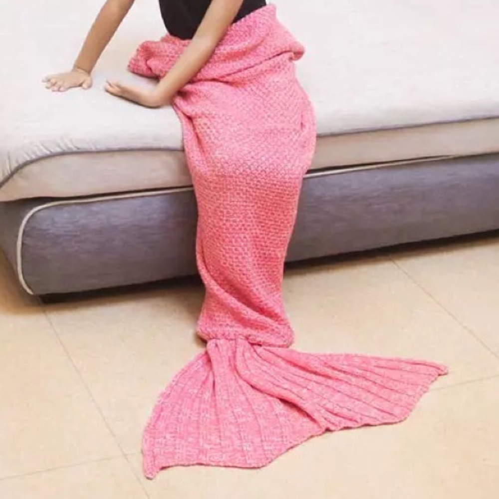 Magic Sofa Kids Knitted Mermaid Blanket - Picture 4 of 7